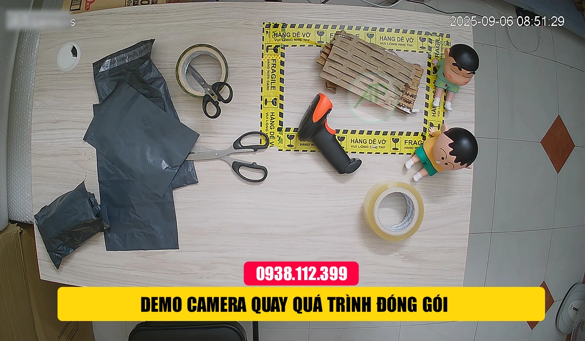 hình thực tế camera quay đóng hàng soi mã vận đơn cục rõ